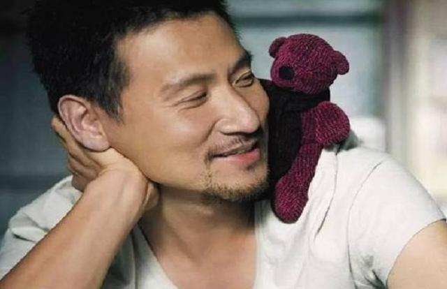 四大天王|他本该成四大天王之一，却意外被挤出局，今52岁却成“至尊”