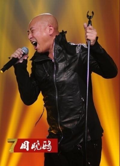 零点乐队周晓鸥为何在巅峰时期退出零点转战影视圈