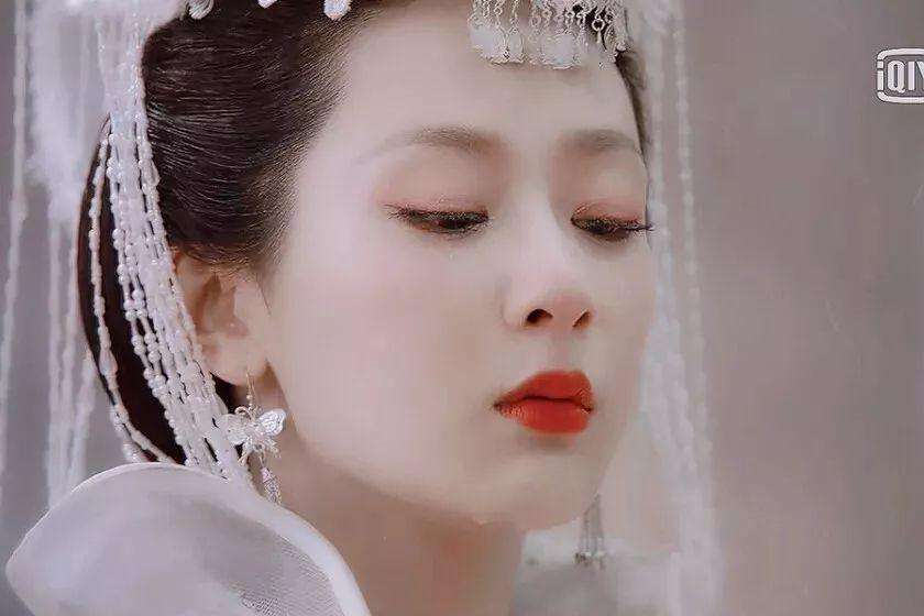 百花奖|杨紫被嘲“长相平凡”，今拿到百花奖提名，单身两年只为拼事业？