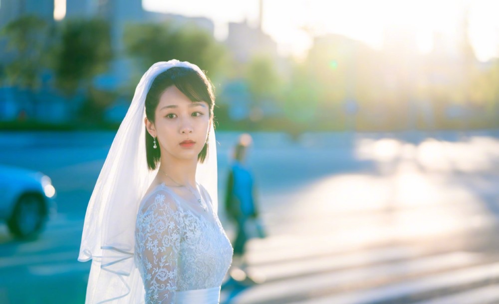 百花奖|杨紫被嘲“长相平凡”，今拿到百花奖提名，单身两年只为拼事业？