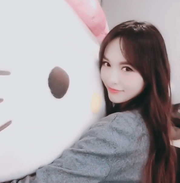 唐嫣|唐嫣晒女儿玩偶，价格亲民寓意美好，小小糖还未露面就成带货达人