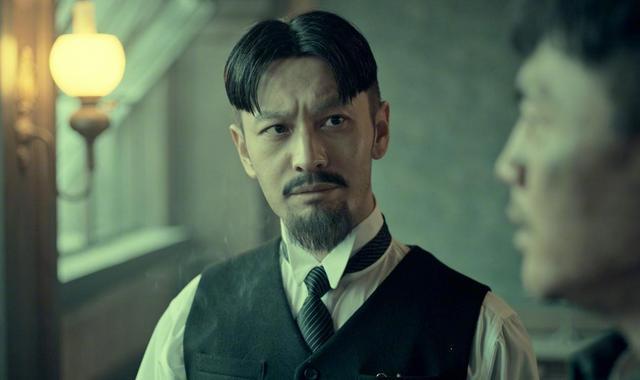 黄晓明|《八佰》票房突破18亿！最高兴的不是管虎，而是让人忽视的黄晓明