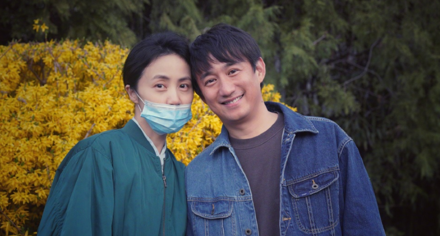 孙莉|孙莉分享多妹造句趣事笑哭，还晒多妹玩水表情包，牙上菜叶超喜感