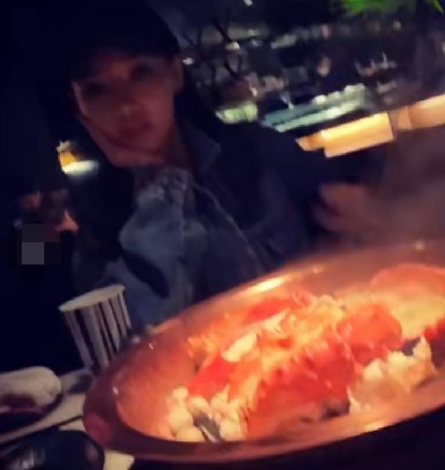 欧弟|主持人欧弟罕晒娃，小女儿呆萌可爱太像爸，与姐姐样貌大不同