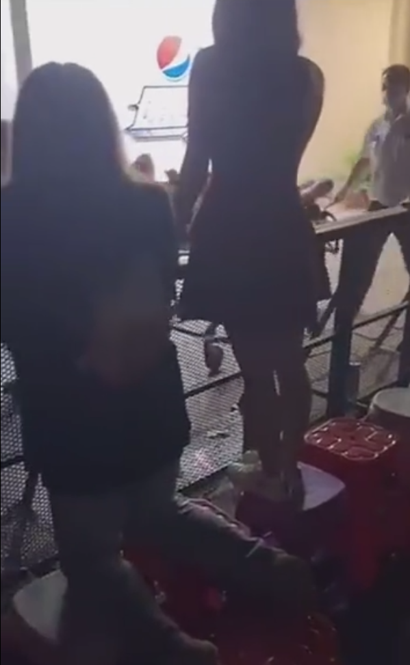 明日之子|《明日之子4》胡宇桐被救护车拉走，躺担架上掩面痛哭令粉丝担忧