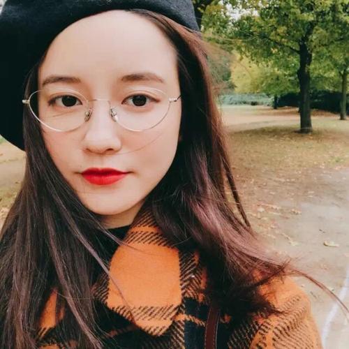 张大奕|女强人？张大奕100岁奶奶去世，发博感慨不忘晒自己美照和工作文案