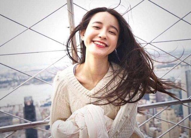 张大奕|女强人？张大奕100岁奶奶去世，发博感慨不忘晒自己美照和工作文案