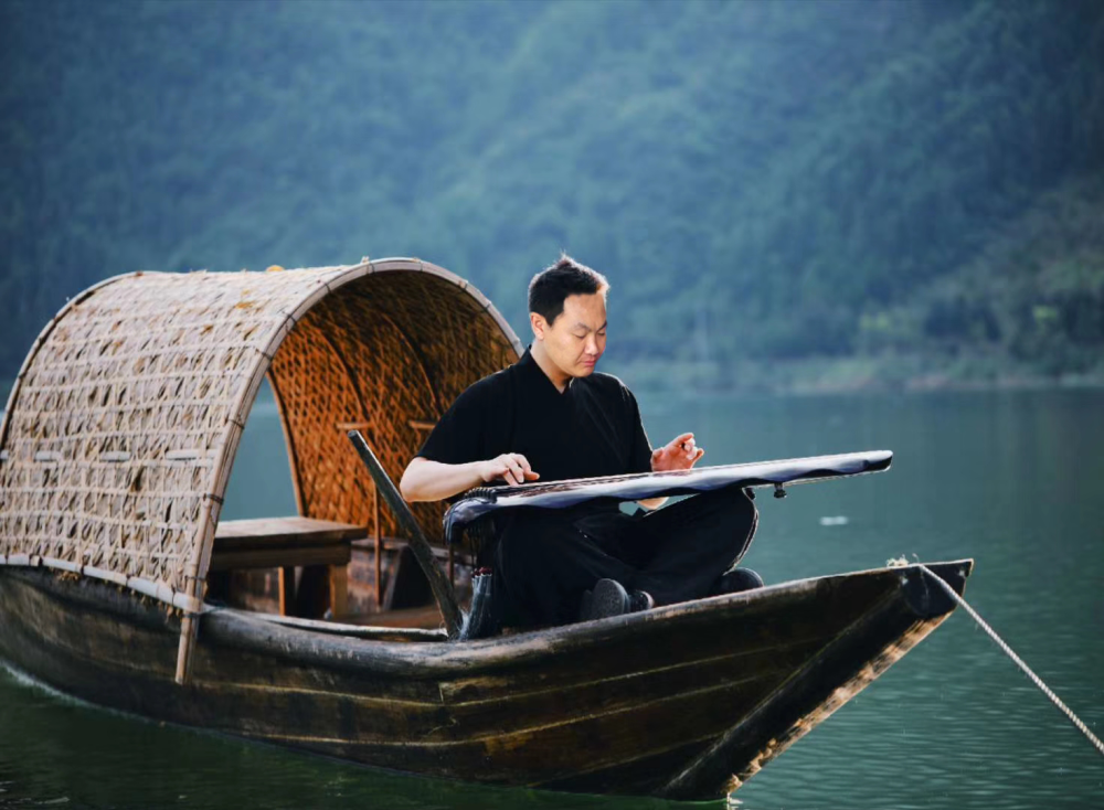 齐白石|白石画院-汤发周谈：一幅字画在家庭中的地位和作用