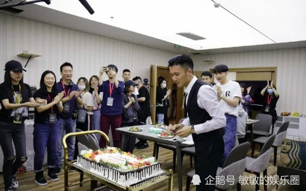 张柏芝|三胎生父真是谢霆锋？张柏芝小儿子画庆生画，配文“爸爸”引猜测