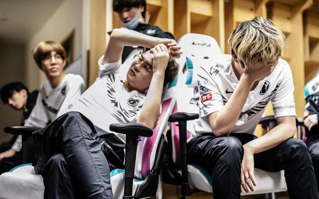 ig后台众人照片曝光宁王低头忏悔rookie神志恍惚puff太痛苦