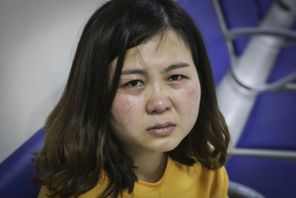 孩子|山西一单亲妈妈带女儿求医4年，曾无奈流落街头，孩子爸：活该！