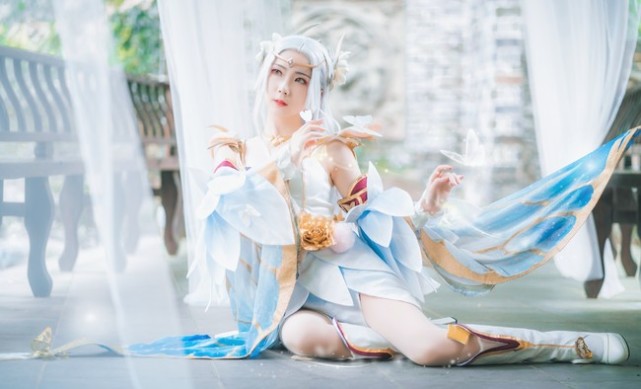 cos貂蝉仲夏之梦的开场