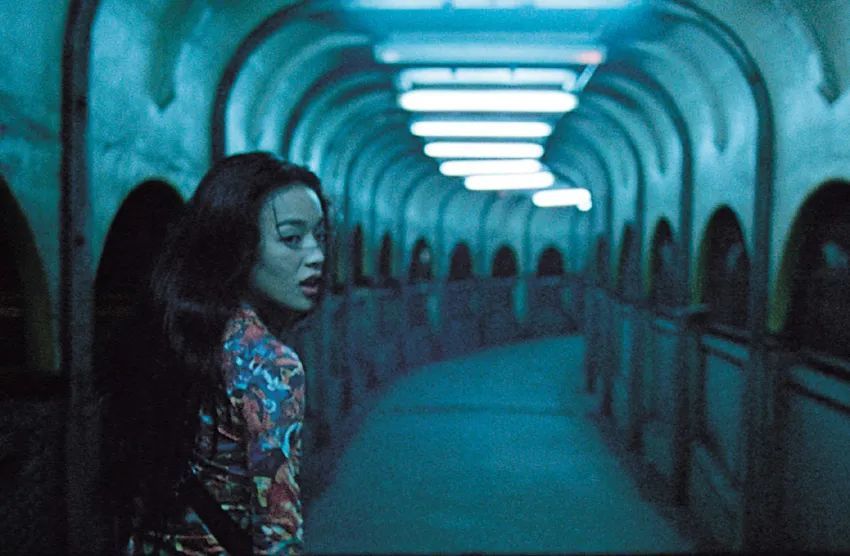 加伊姐|童年被家暴、贫穷、拍情色片，凭什么40岁后，她比林志玲活得舒展？