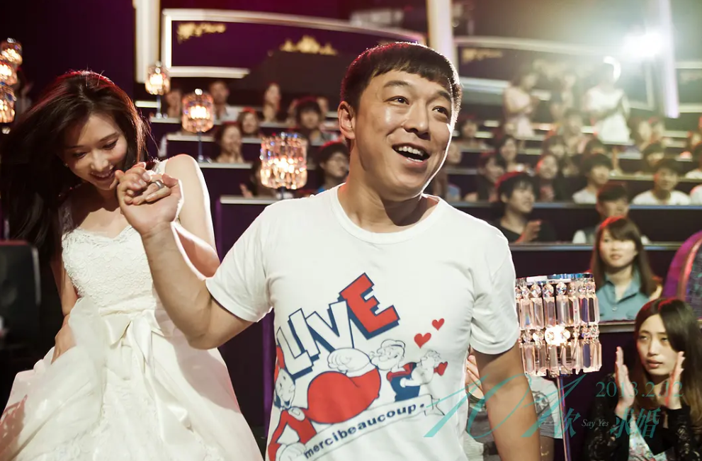 加伊姐|童年被家暴、贫穷、拍情色片，凭什么40岁后，她比林志玲活得舒展？