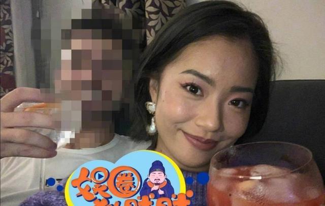 狄胖胖|王菊新恋情疑似曝光！与外籍男子亲密合影流出，亲密依偎一脸幸福