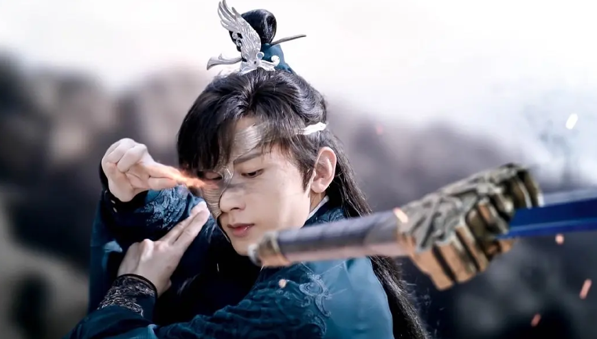 琉璃|《琉璃》男主成毅哭戏登热搜，眼尾泛红感染力超强，表演灵动