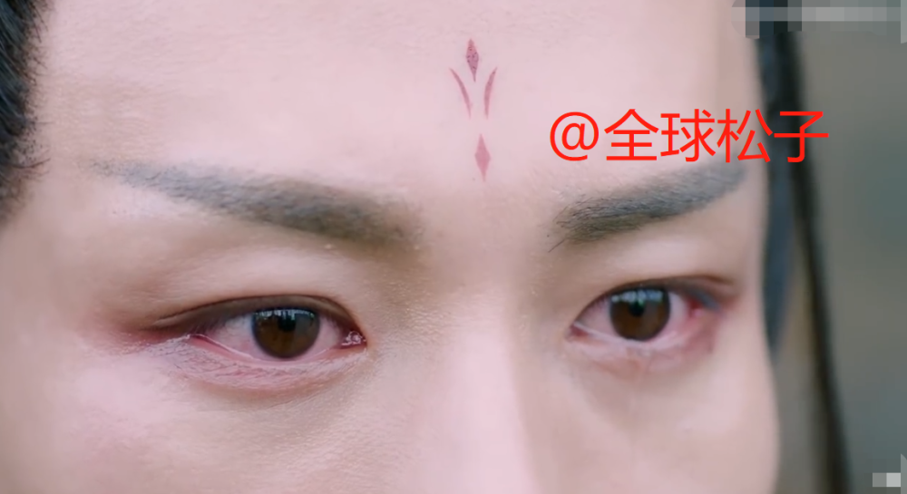 琉璃|《琉璃》男主成毅哭戏登热搜，眼尾泛红感染力超强，表演灵动