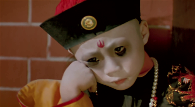 "养小鬼"源于东南亚的古曼童信仰,尤其在泰国十分流行,传入香港后,在