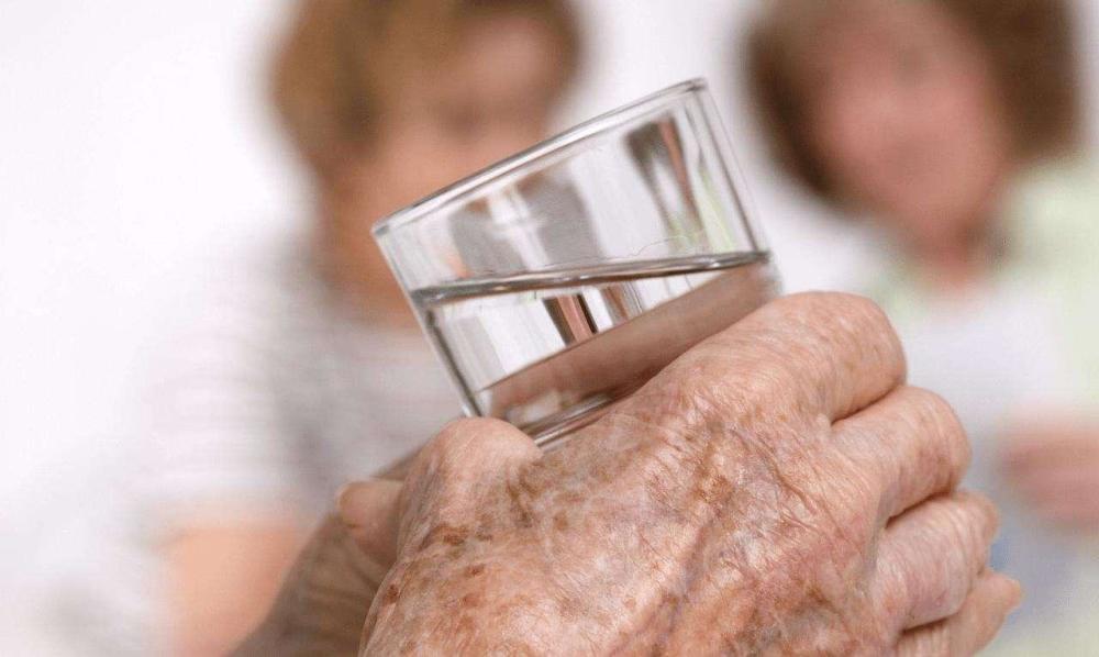 痛风|90后已经被痛风绊倒了，00后也已中招，全改掉这个“爱好”