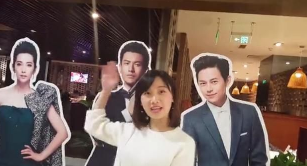 密子君|密子君打卡黄晓明火锅店，点了80道“菜品”，看清账单后傻眼了！