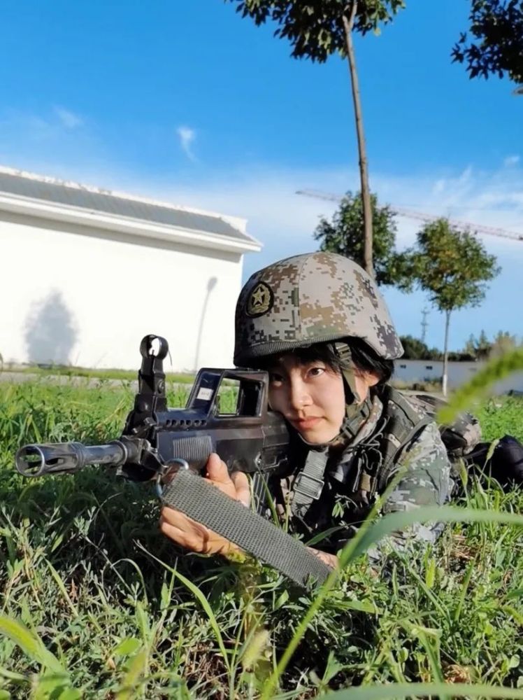 边疆女兵图片图片
