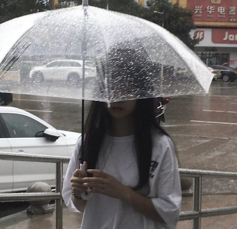 心动女头低谷期文案你要明白过度倾诉是会被人嫌弃的