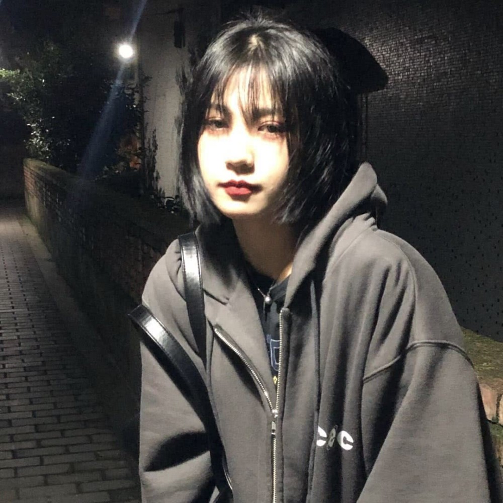 心动女头·低谷期文案:你要明白过度倾诉是会被人嫌弃的