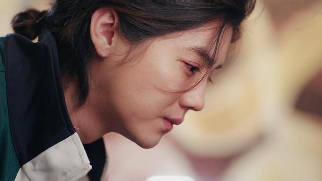 《穿越火线》刚完结鹿晗新剧来袭,看到预告中他的眼神,太刺激了