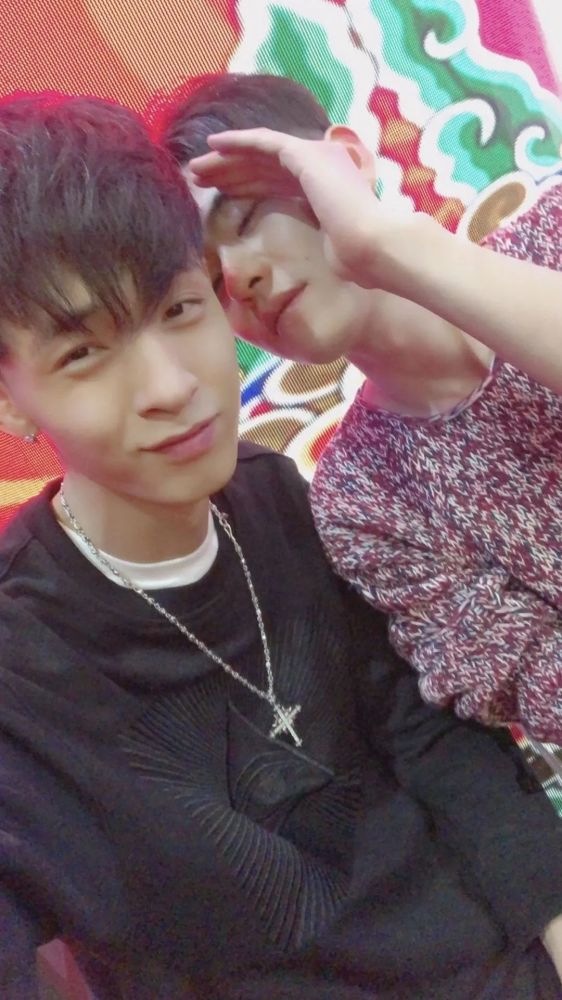 张云雷秦霄贤入围2020亚太区最帅100张面孔