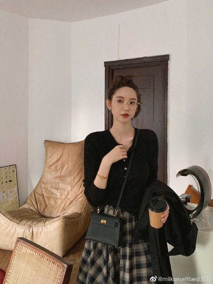 董花花|总裁夫人带儿子看郎朗彩排，张大奕自曝奶奶去世，已停几天工作！