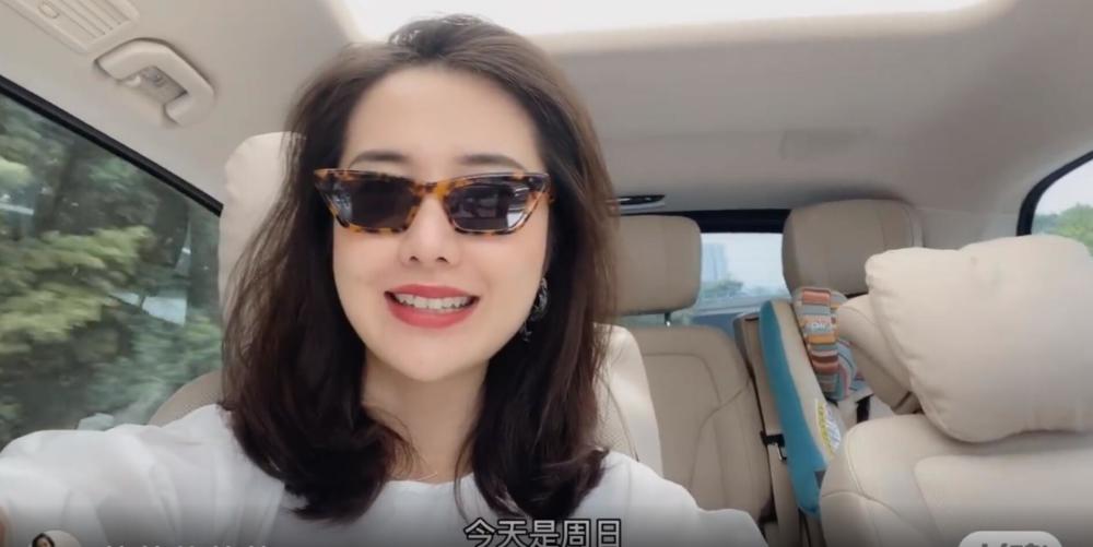 董花花|总裁夫人带儿子看郎朗彩排，张大奕自曝奶奶去世，已停几天工作！