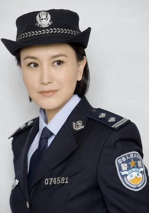 她是最美警花,嫁大23岁老公不看好,如今守寡6年身价上亿