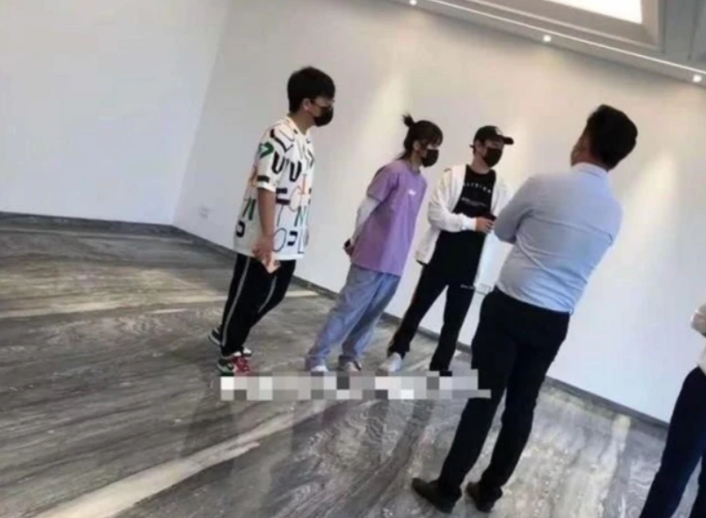 王思聪|甜仇宣布分手，王思聪身边美女不断，甜仇却怒骂“臭男人走开”