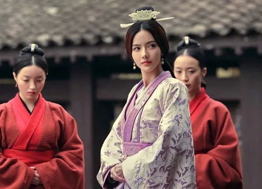 整容|00后高考完扎堆整容，中国的审美，什么时候沦落到靠整容脸来支撑了？