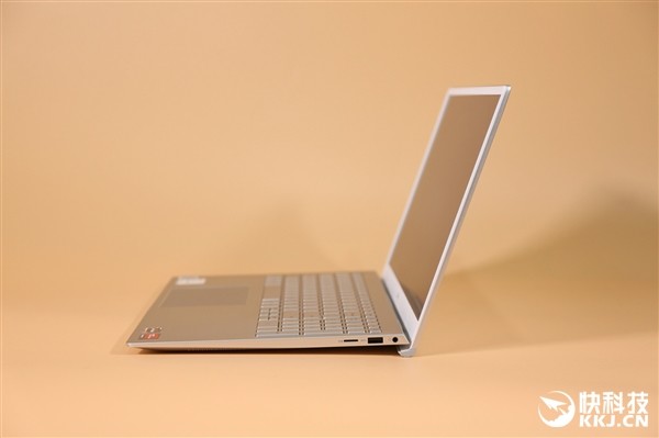 戴尔首款锐龙4000系列轻薄本 灵越5505图赏_腾讯新闻