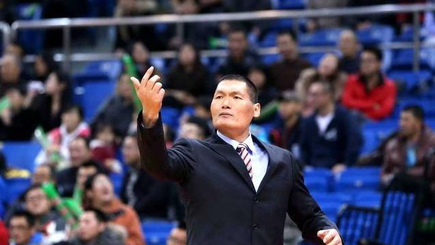 男篮纪敏尚退役成女篮教练妻子理财有道儿子入广东宏远队