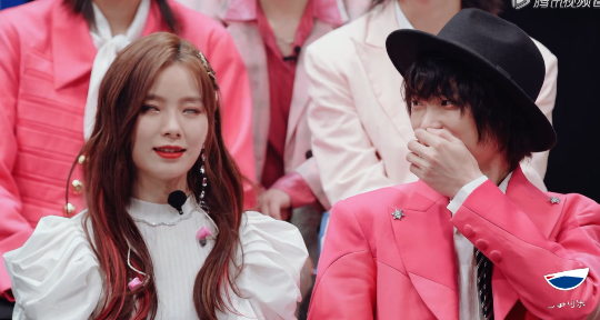 胡宇桐|胡宇桐挖坑，王艺瑾猝不及防，武星有点怂，不敢对视郑乃馨