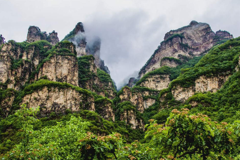 承德|河北承德有座景区，被称“小张家界”，门票78距北京市仅252公里