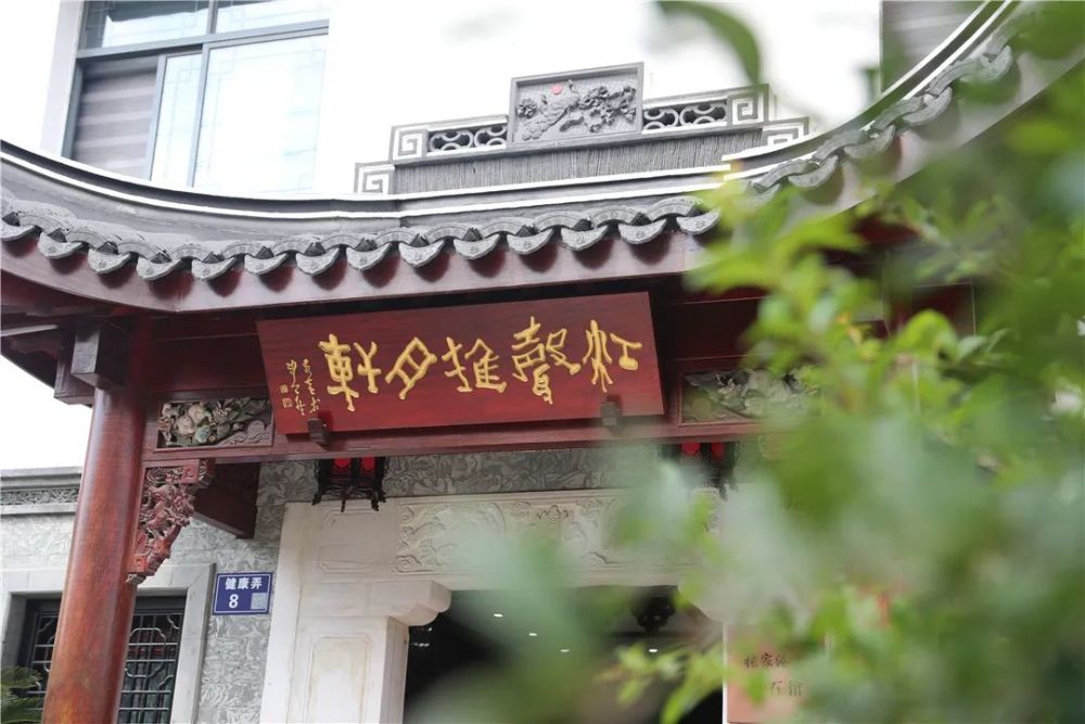 恐龙化石|金港深藏一家艺术展馆！恐龙化石、奇珍异石琳琅满目…………