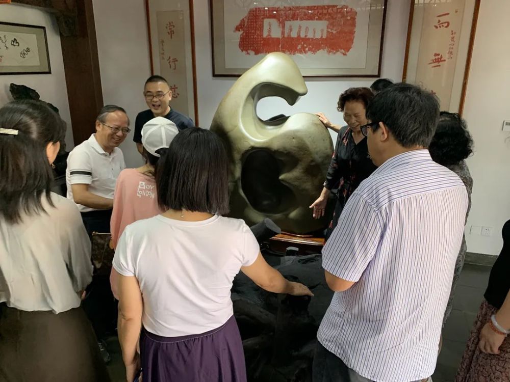 恐龙化石|金港深藏一家艺术展馆！恐龙化石、奇珍异石琳琅满目…………