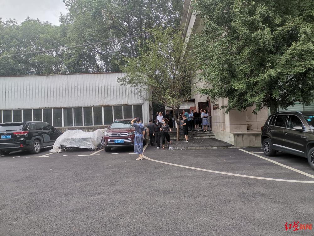 谭松韵|谭松韵妈妈被撞案开庭 事故责任认定书显示：肇事司机负全责