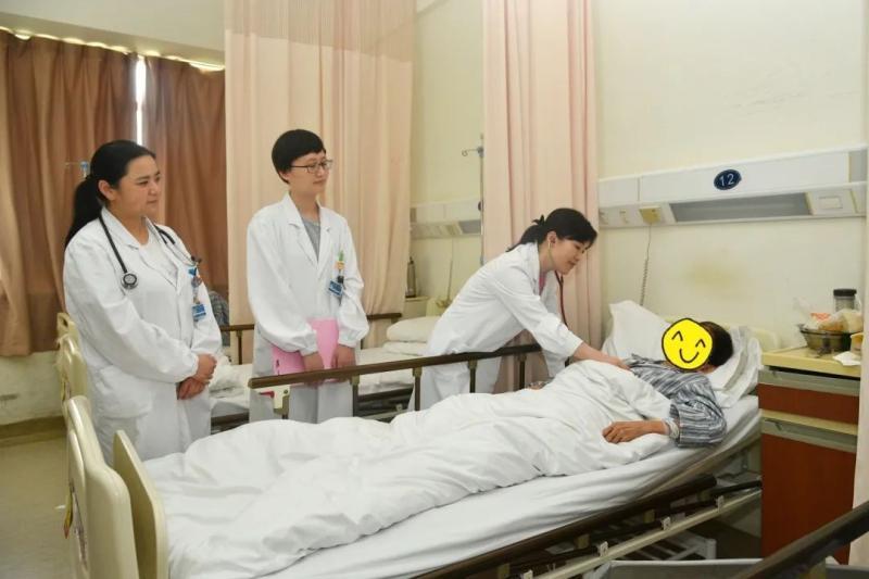 起搏器|大小仅如1cm胶囊！胸科医院一天两例起搏器手术让复杂心脏病患者再获健康
