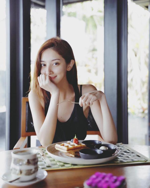 港姐冠军|近20年港姐冠军近况：有人坐冷板凳有人做全职太太，陈凯琳嫁郑嘉颖