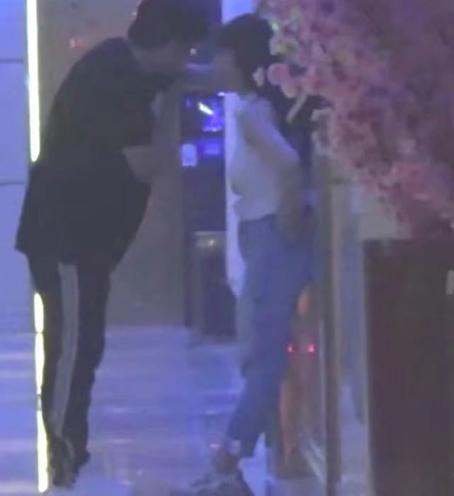 王岳伦|王岳伦醉酒事件反转？称女子是受人指使，故意接近他并被尾随