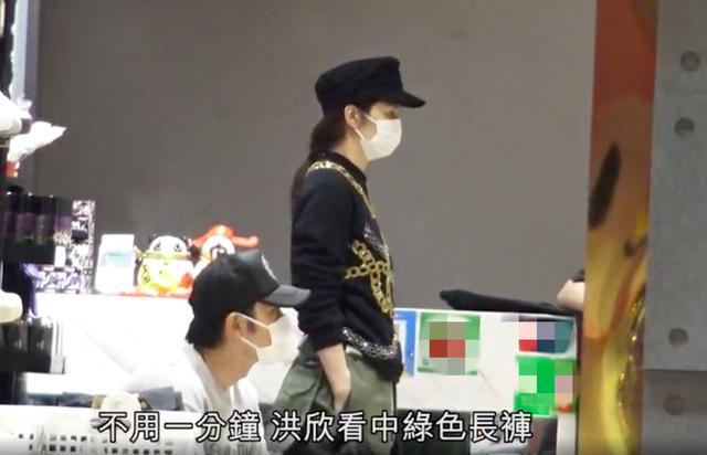 洪欣|48岁洪欣近照曝光！与6岁女儿同框似姐妹，不晒老公被疑离婚