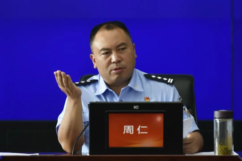 的校园环境,毕节市公安局七星关分局各辖区派出所民警踏着秋的节拍