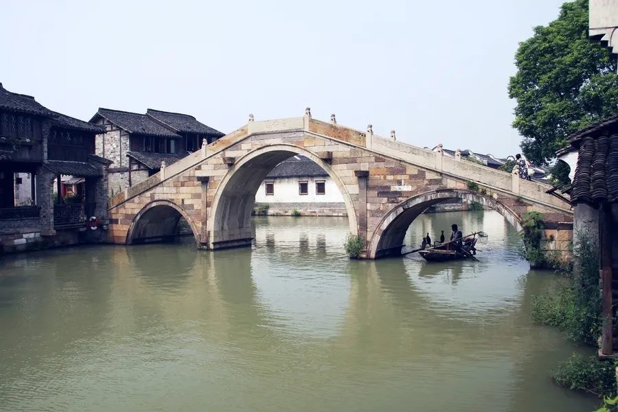 如太平橋,仁壽橋,永安橋,而令人印象最深刻的便是逢源雙橋