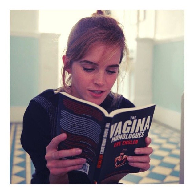 艾玛沃特森的读书日常在《哈利波特》系列中,作为学霸的赫敏可以说是