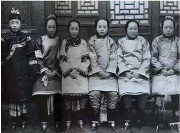 缠足 或许在缠足出现初期人们认为缠足并不是罪恶而是美丽的展现 腾讯新闻