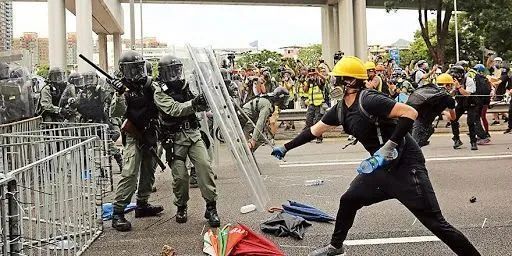 国安法生效反中乱港分子阵脚大乱一哥邓炳强香港警队有信心应对各种